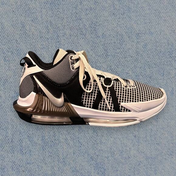 Nike LeBron Witness 7 Basketball Shoes – Black/White, Men’s Size 9.5 main image 4